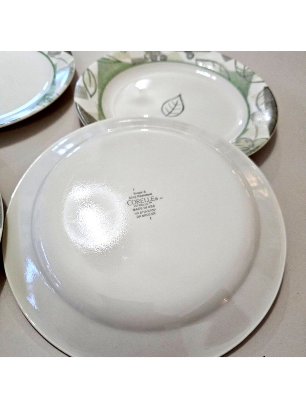 4 Corelle Textured Leaves Salad Dessert Plates 7" casual dining green gray leave - Picture 3 of 6